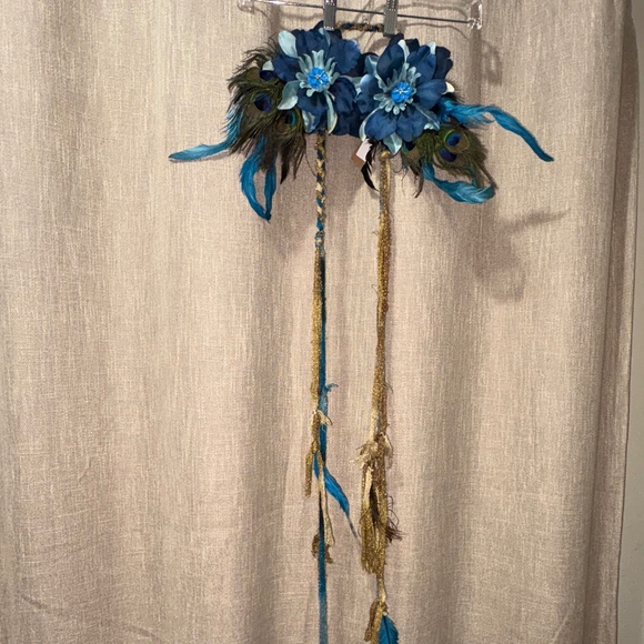 Gypsy Junque | Feather & Floral Headdresses | 3 Pieces - Picture 2 of 16